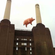 inflatable pink floyd pig at battersea