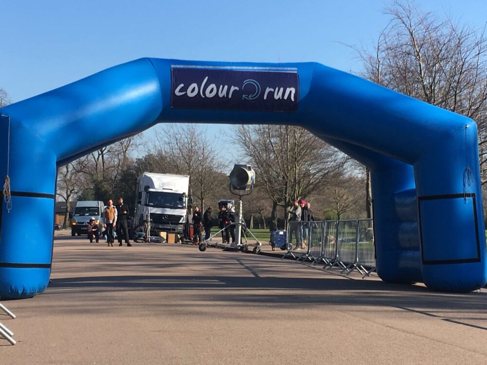 blue inflatable race arch